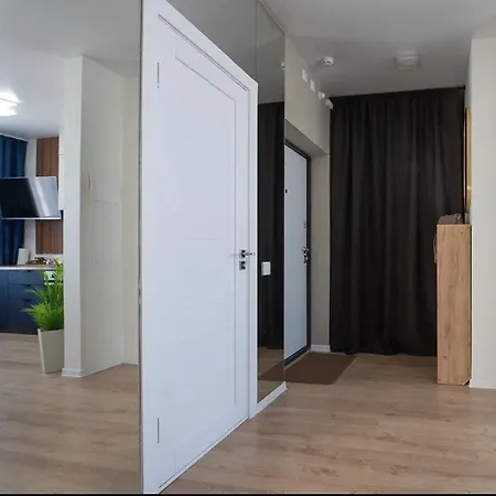 Premier In The Centre *