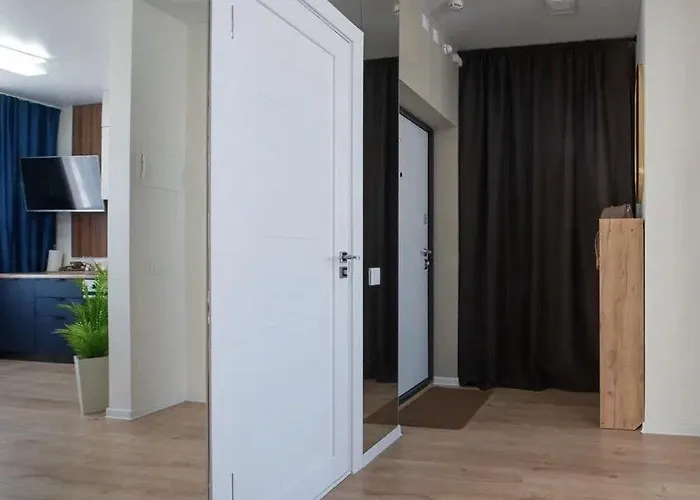 Premier In The Centre *