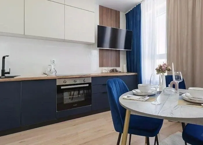 Premier In The Centre *